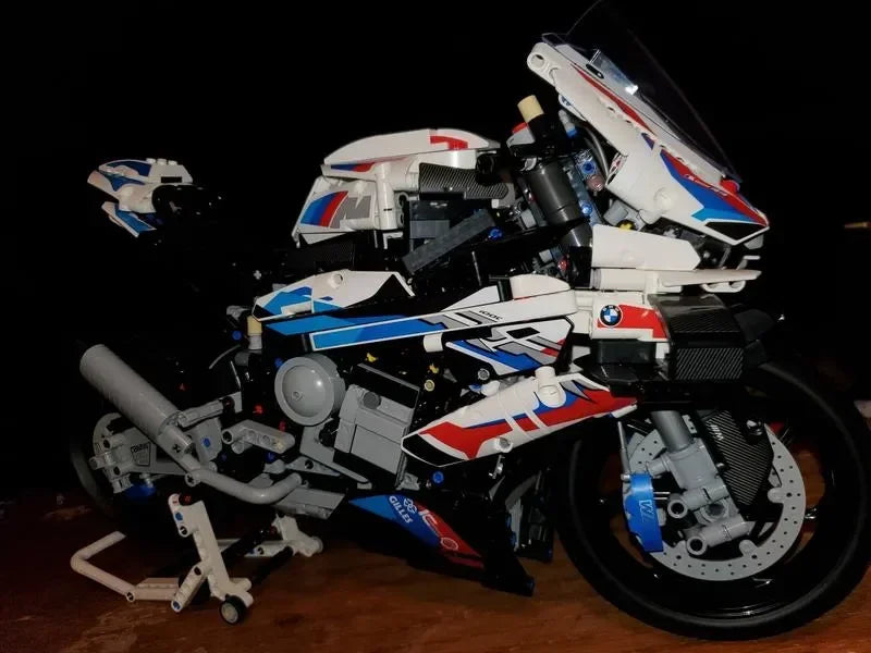 BMW M 1000 RR (1920 TEILE)